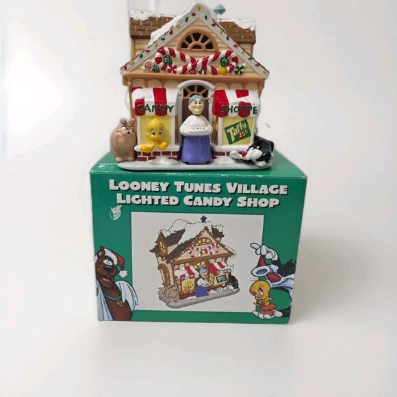 Warner Bros. Other - Looney Toones Candy Shop Ceramic Light Up House - Warner Bros Studio Store 1998